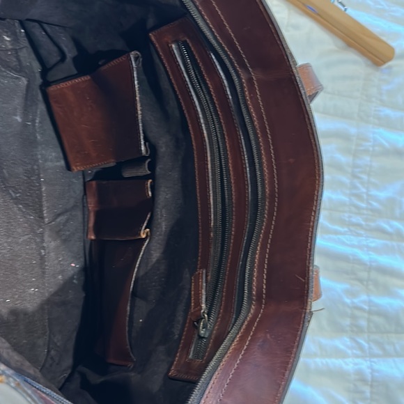 Claire Chase women’s leather laptop bag - Picture 4 of 7